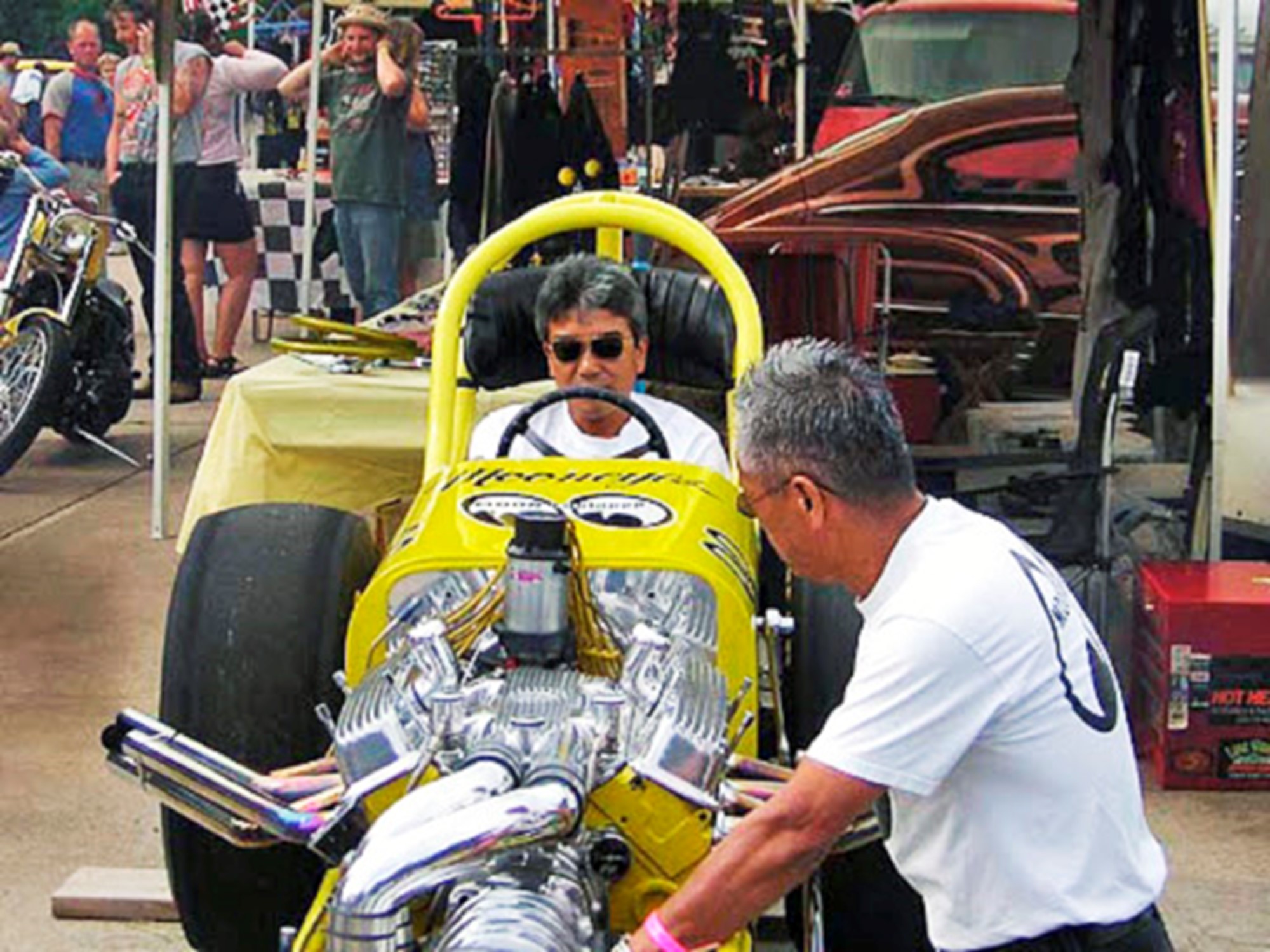 Den gamla berömda ”Mooneyes” dragsten står sedan en längre tid på Don Garlits´Museum of Drag Racing i Florida. Det byggdes en kopia som flitigt har används i promotion för företaget. Det var de två nya japanska ägarna Shige och Chico som visade upp den i Sverige.