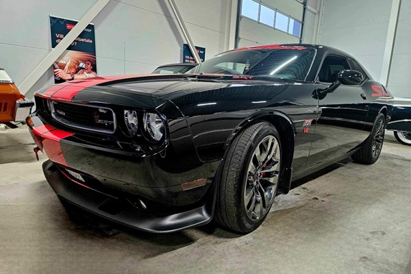 Dodge Challenger 6.4 V8 HEMI SRT8 476hk