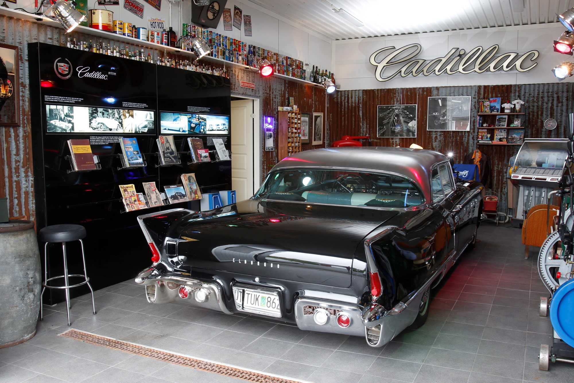 Tommys Cadillac ovanliga Brougham -58 kan ni läsa om i Nostalgia nummer 2-2021 samt på Bilsport Classics Facebook/Valvet.