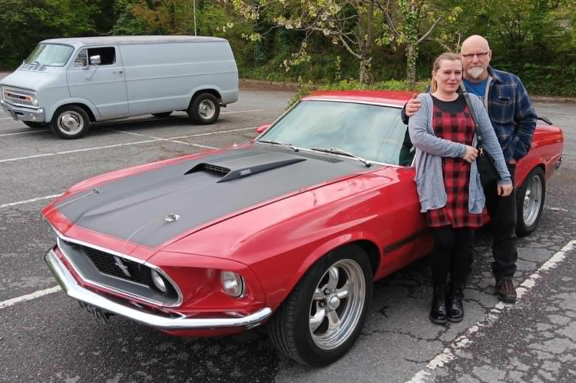 Phil & Christina Heter dessa två som kom i en 70a Mustang där det satt en 351a under huven.